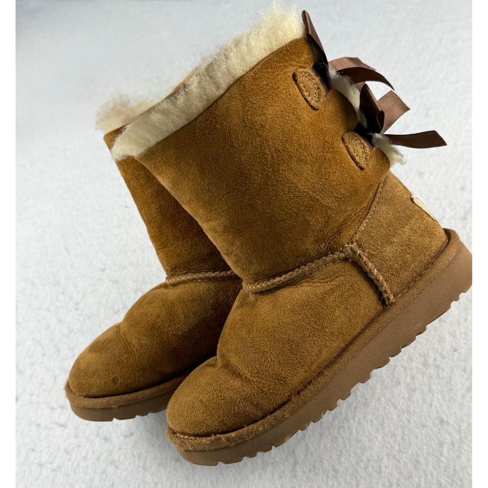 UGG Mini Bailey Bow Chestnut Sheepskin Boots Kids Size 11 3280T